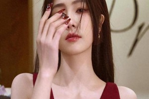 白鹿红色短裙性感写真，身材惊艳全场