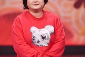 贾玲43岁生日派对惊艳亮相，暴瘦后颜值气质双提升