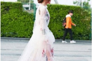 158冯提莫vs159鞠婧祎：1厘米差距谁更仙？高跟鞋对比照曝光