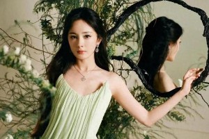 杨幂37岁逆天长腿秘诀：穿搭与健身全解析